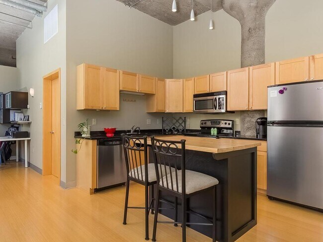 Building Photo - 521 S 7th St