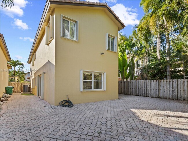 Building Photo - 5153 NW 113th Ave