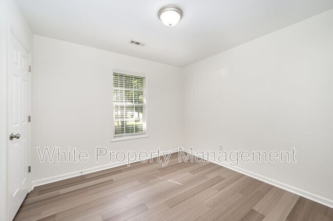Building Photo - 2132 Gambrel Way