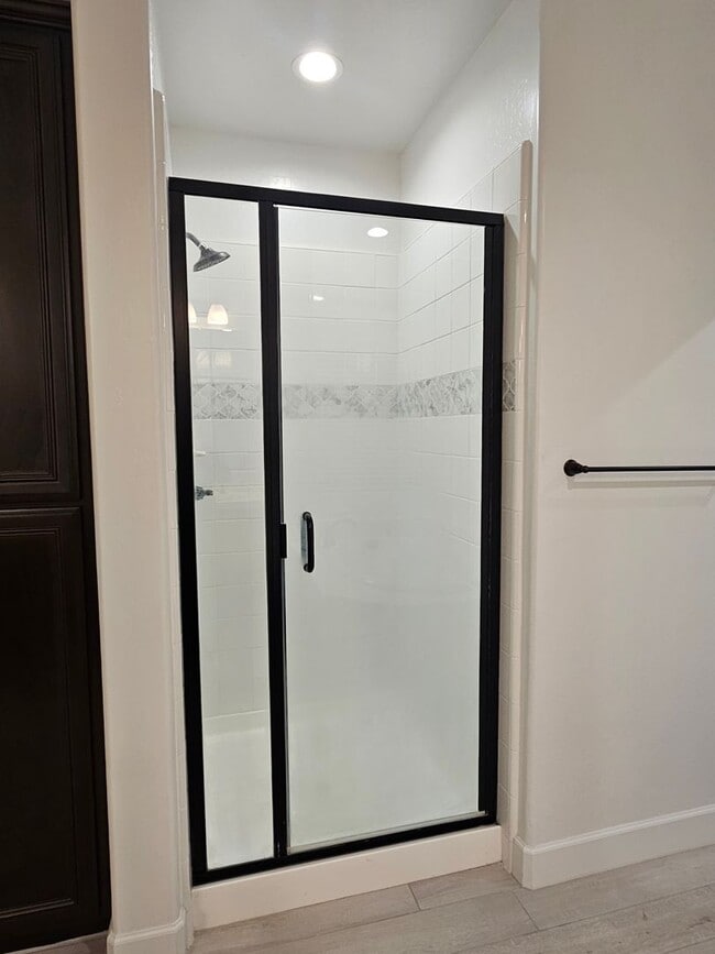 Building Photo - Beautiful Home in Gated Community