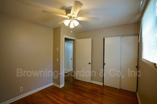Building Photo - 2101 Eastwood Ave