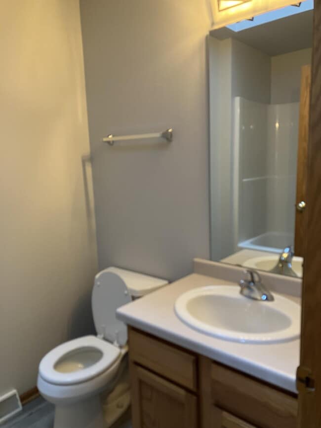 Building Photo - 1442 Oriole Dr