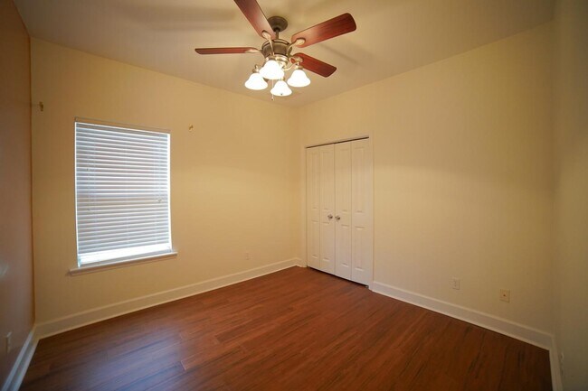 Building Photo - 2400 Tippecanoe Ridge