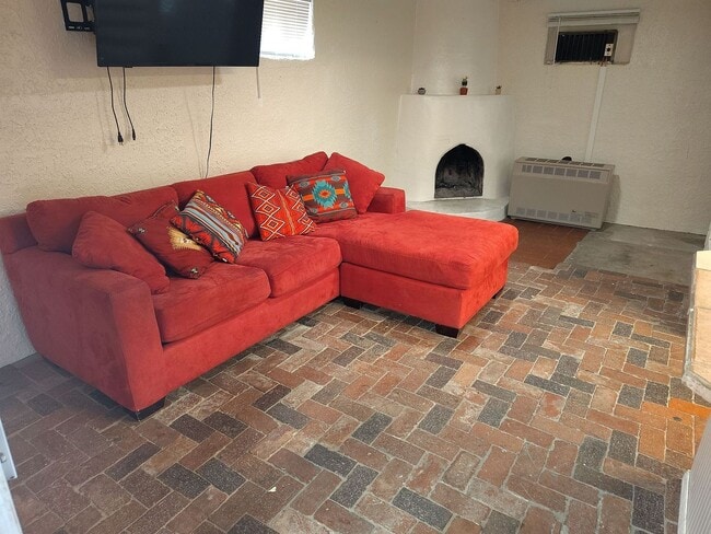 Building Photo - Charming Furnished Casita — 1BR/1BA with P...