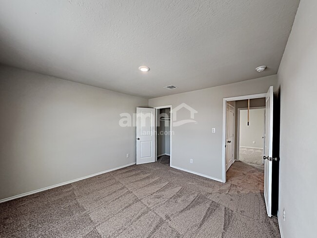 Building Photo - 10410 Varmus Dr