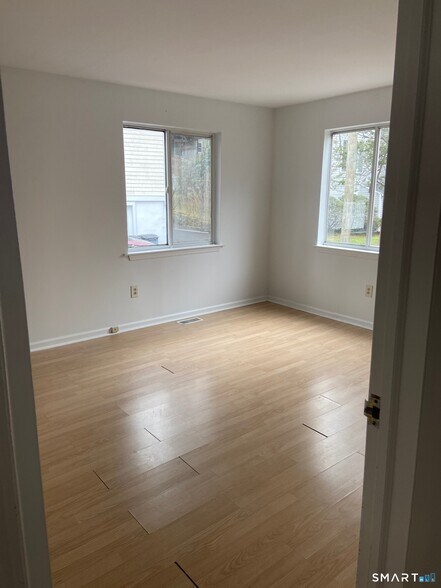 Building Photo - 4 McKendry Ct