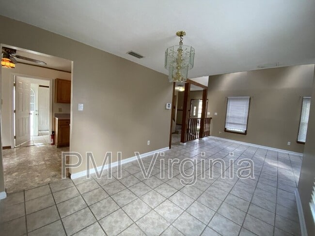 Building Photo - 604 Birchridge Ct