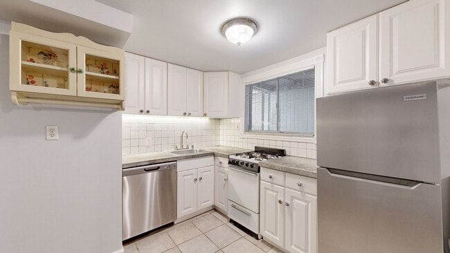 Building Photo - 1135 De Haro St