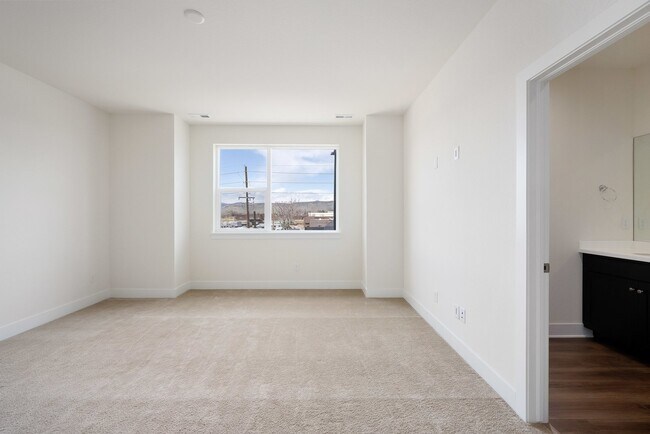 Building Photo - New Townhome in Wheat Ridge!!