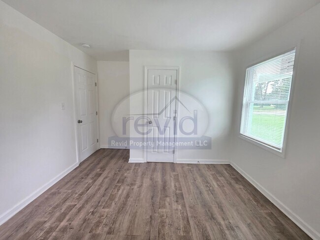 Building Photo - 839 Pearce St