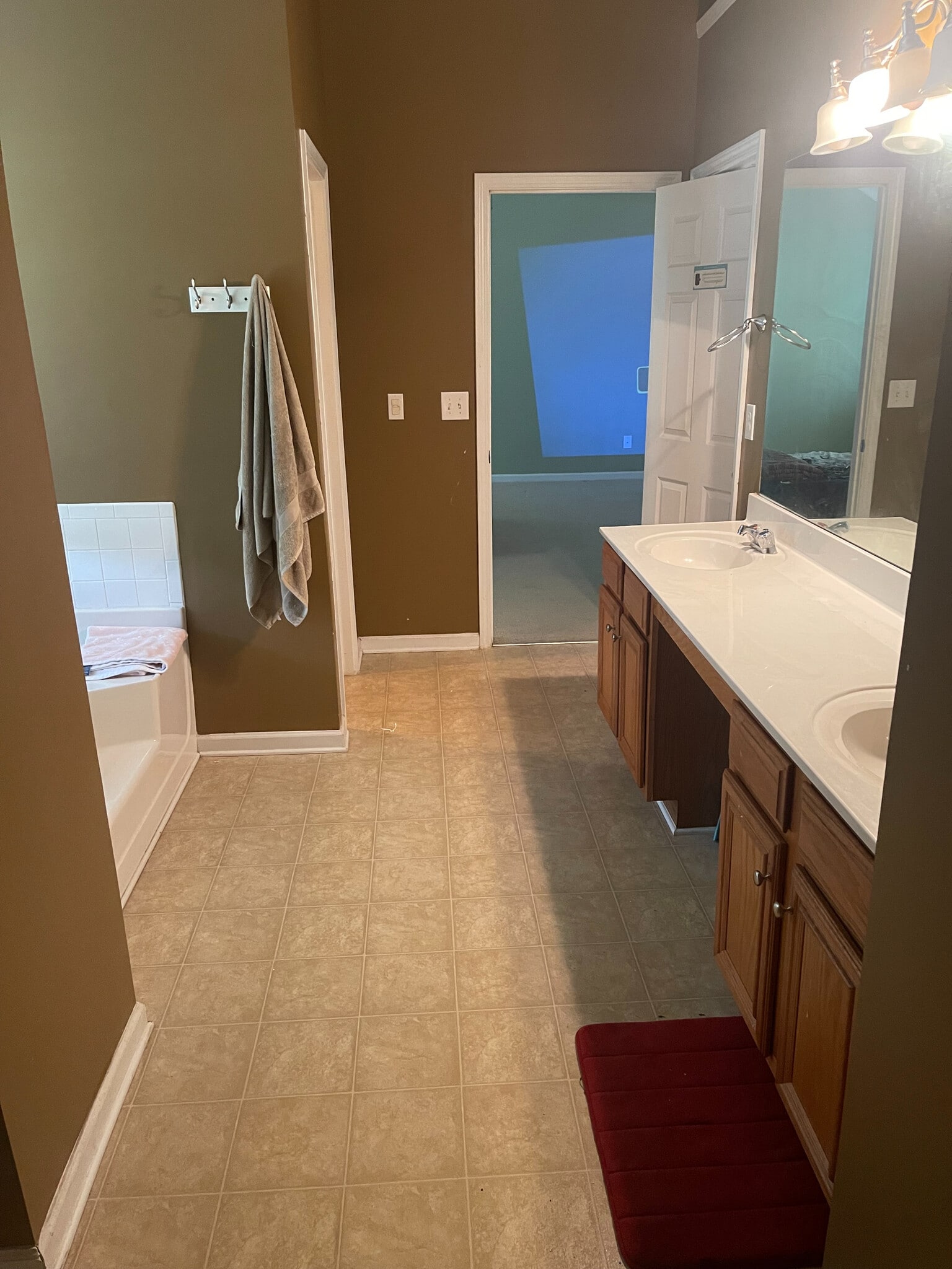 Building Photo - Room in House on Cabana Way