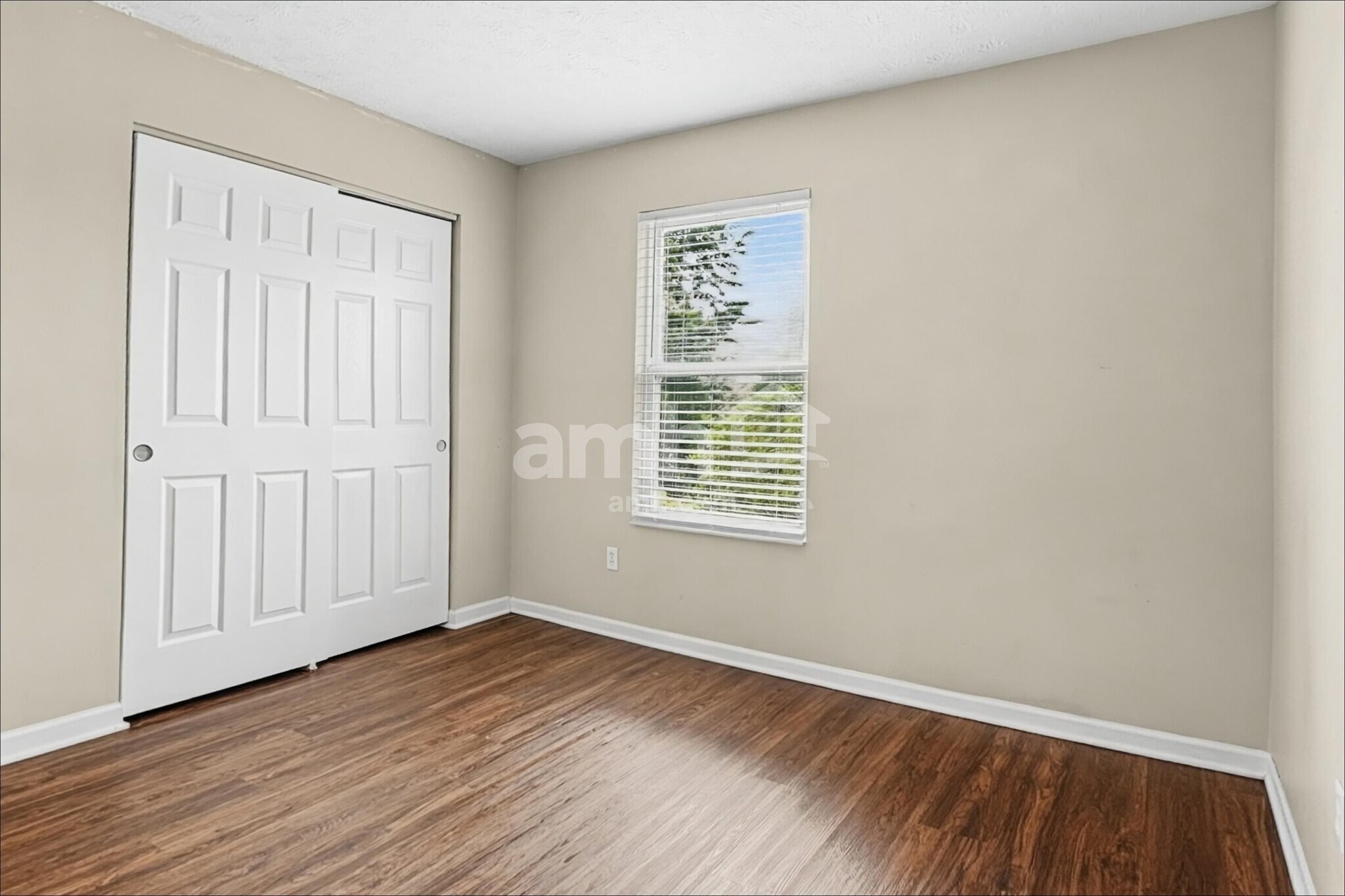 Building Photo - 220 Hartford Ct
