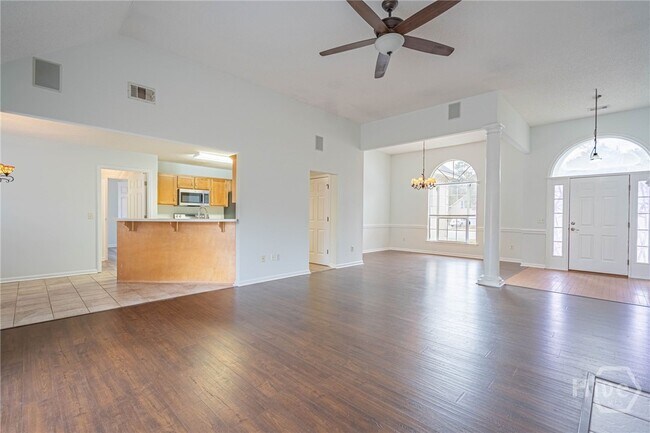 Building Photo - 114 Laurens Ln