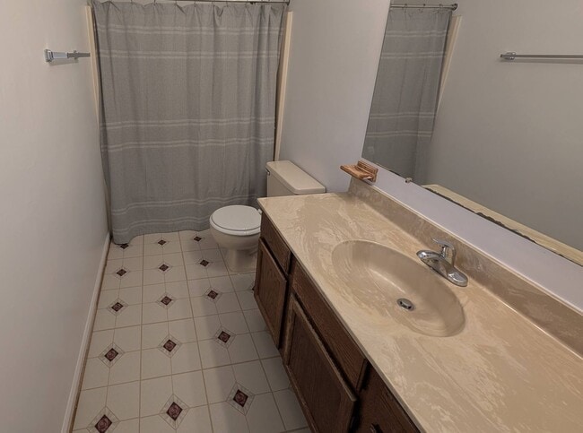 Building Photo - Available August 1, 2026 – Beautiful Townhome in Potomac Hills!