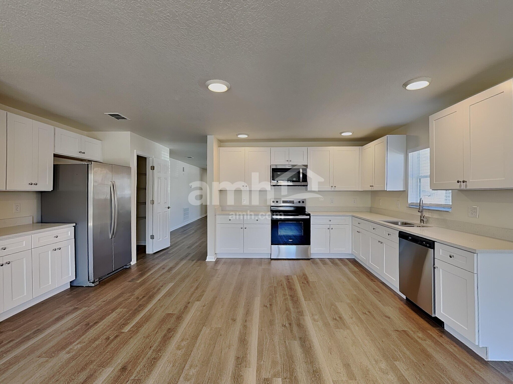 Building Photo - 15601 Sarcee Ct
