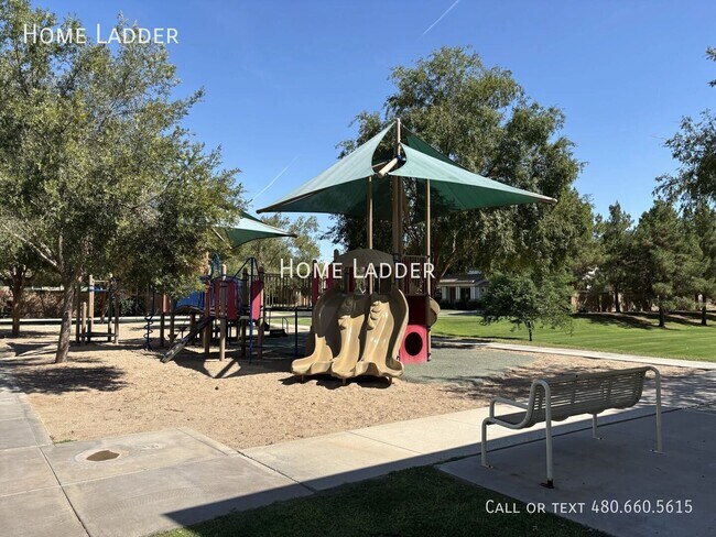 Building Photo - 3411 E Mesquite St