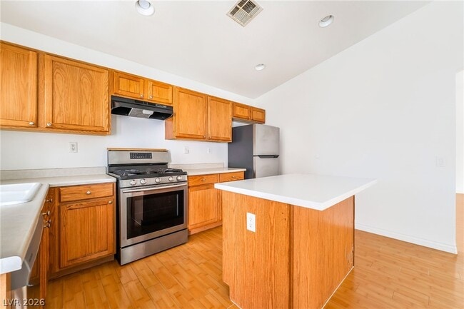 Building Photo - 11000 Vallerosa St