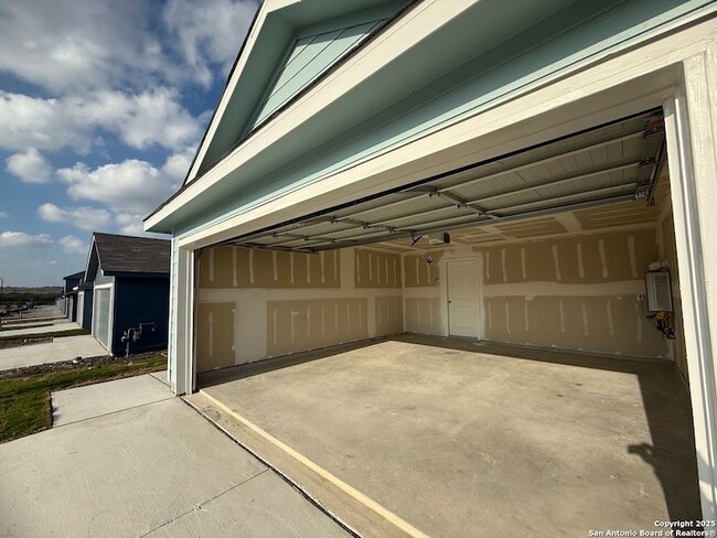 Building Photo - 252 Ottawa Wy