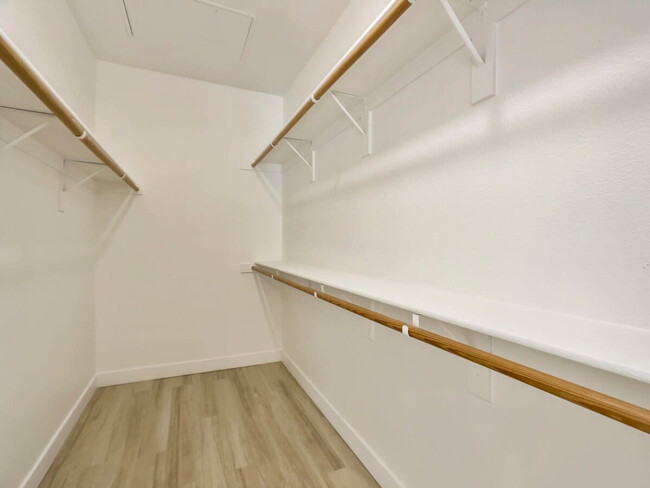 Building Photo - 15608 N 71st St