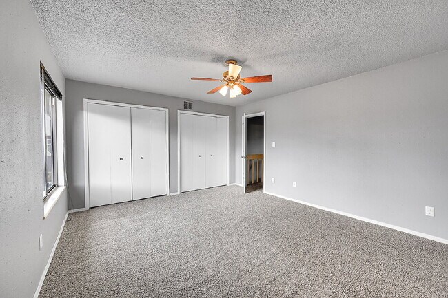 Building Photo - $1,995 - 3 Bed, 2.5 Bath Townhome in Color...