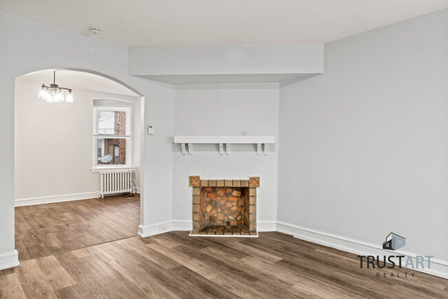 Building Photo - 3 bedroom house in West Oak Lane Philadelp...