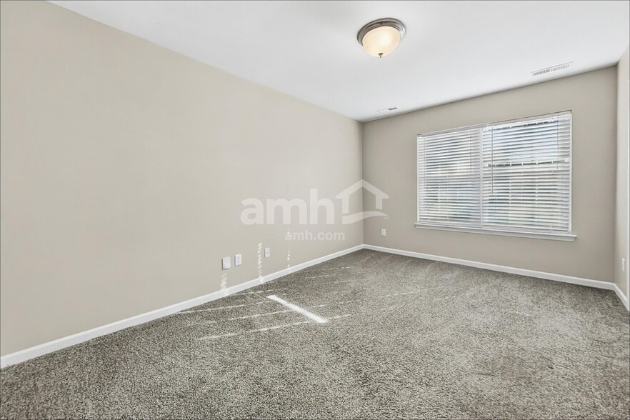 Building Photo - 9029 Robins Nest Way