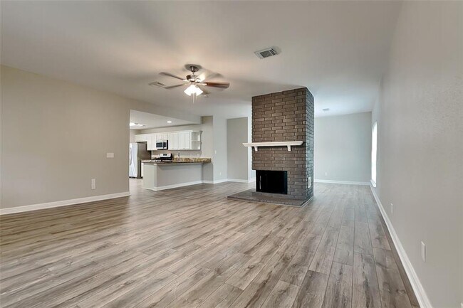 Building Photo - 3912 Ashwood Dr