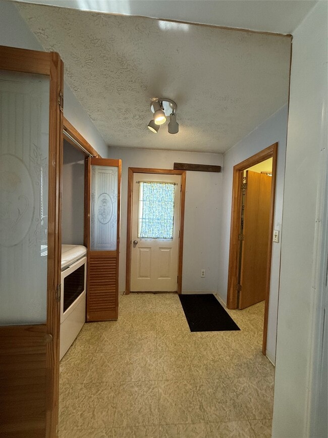 Building Photo - 3215 Stack Ave