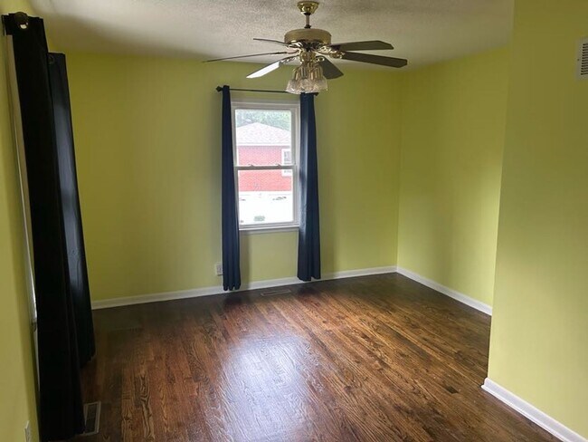 Building Photo - COMING SOON! Beautiful 4 Bedroom Home in N...
