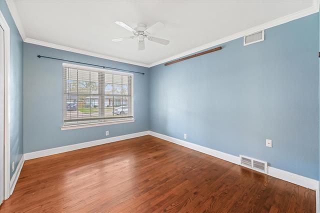 Building Photo - 10637 Lakemere Dr