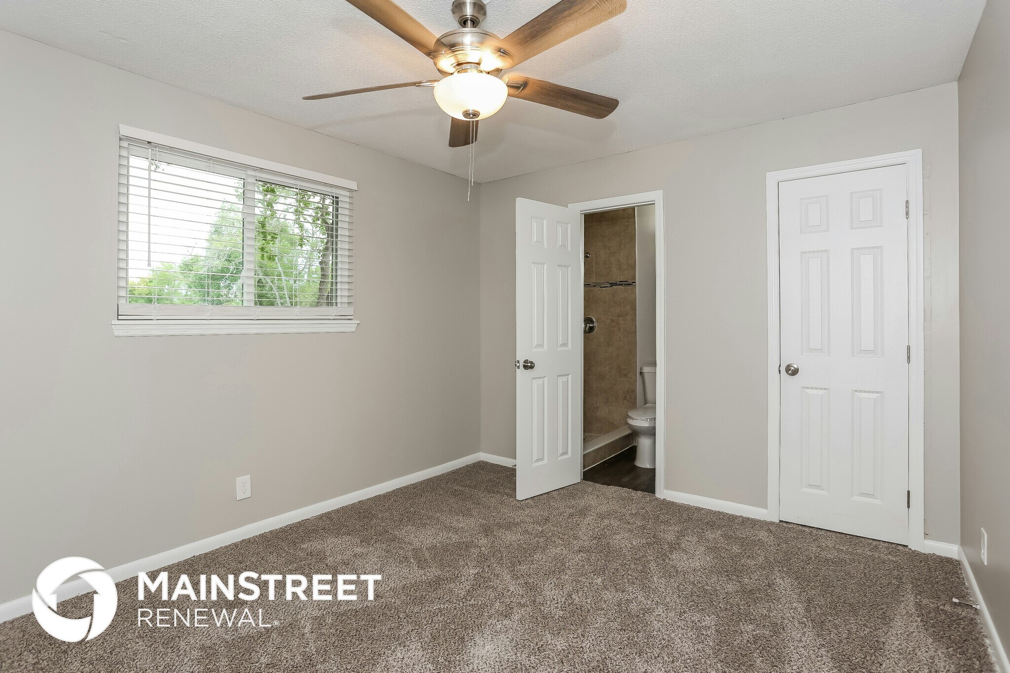 Building Photo - 1148 Palisades Dr