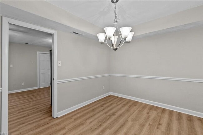 Building Photo - Updated Townhome in Virginia Beach