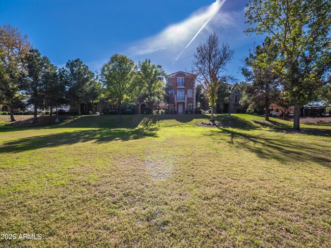 Building Photo - 1628 E Canyon Creek Dr