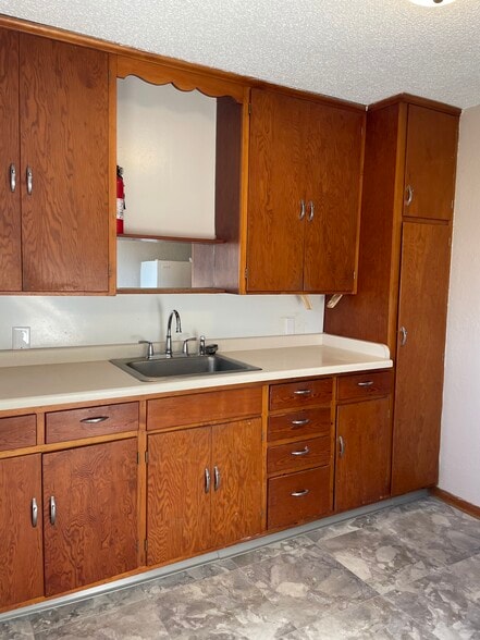 Building Photo - 551 7th St W