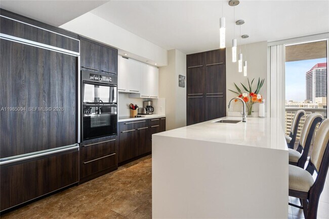 Building Photo - 1830 S Ocean Dr