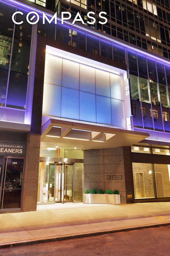 Building Photo - Elegant Condo Living with Impressive Views and Exclusive Building Amenities in the Heart of Downt...