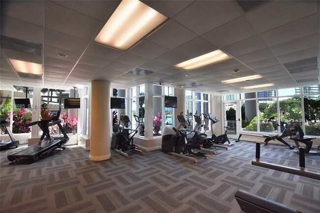 Building Photo - 801 Brickell Key Blvd