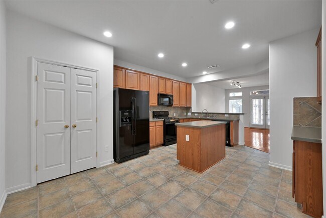 Building Photo - 115 E Greenhill Terrace Pl