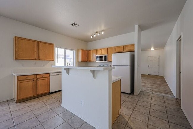 Building Photo - MOVE IN SPECIALS - UP TO 1 MONTH RENT FREE...