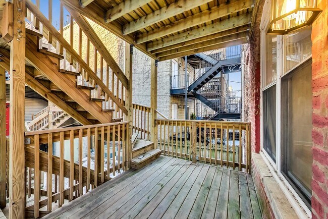 Building Photo - 1519 N Hudson Ave