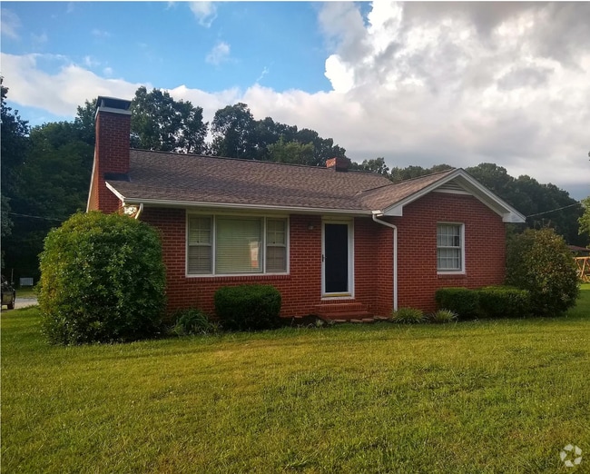 Building Photo - 6533 Lebanon Rd