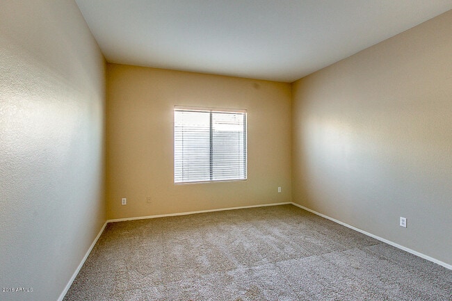 Building Photo - 5951 W Park Ave