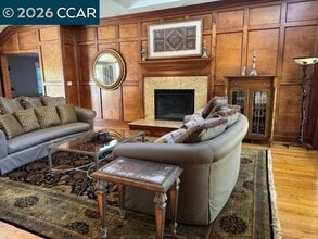 Building Photo - 102 Overhill Rd