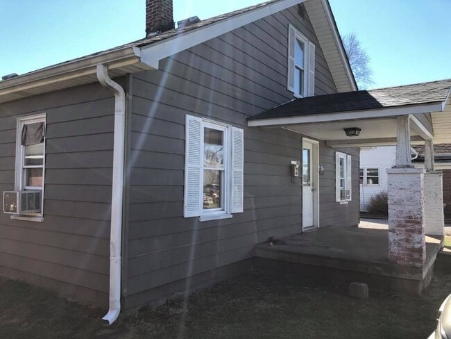 Building Photo - 321 Hege Ave