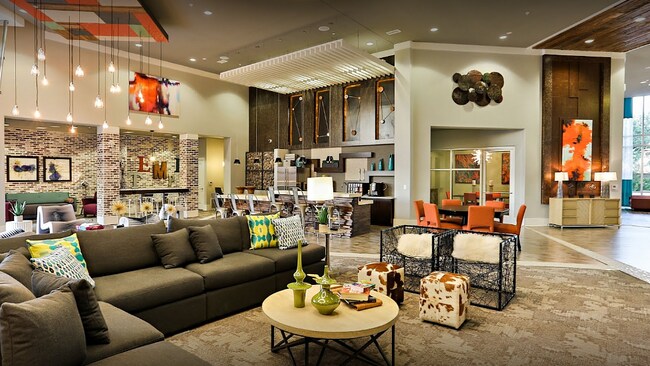 Building Photo - 1260 E University Dr