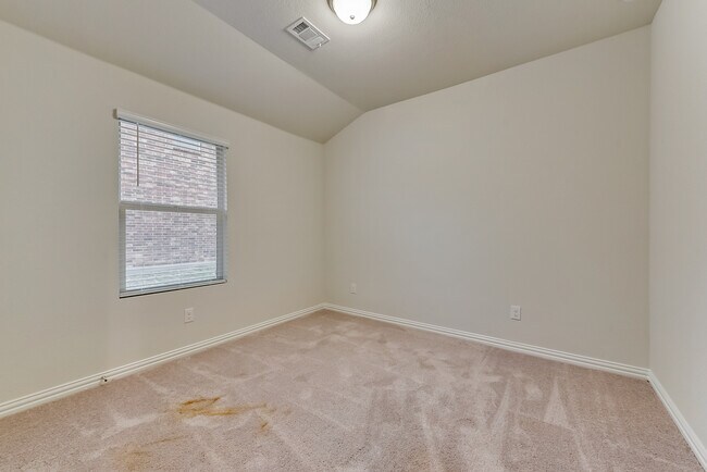 Building Photo - 208 Briarwood Ln
