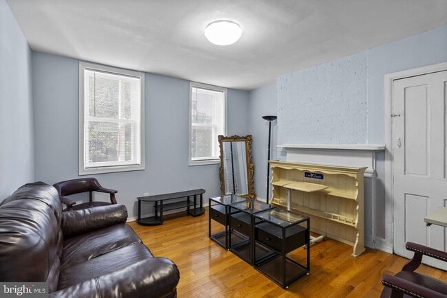 Building Photo - 1818 E Pratt St