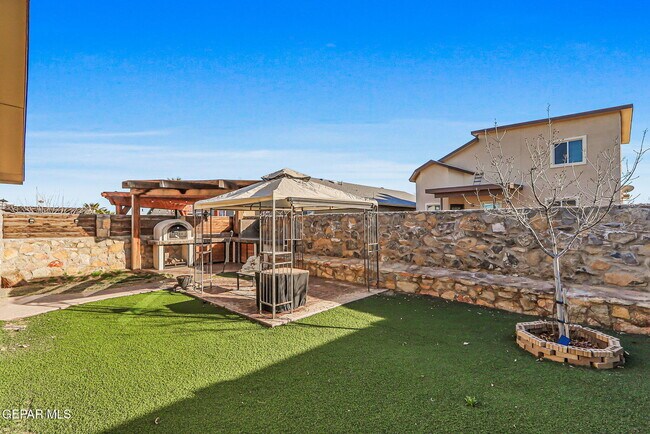 Building Photo - 12776 Tre Maximiliano Ave