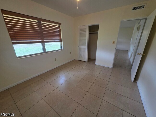 Building Photo - 102 Connecticut Rd