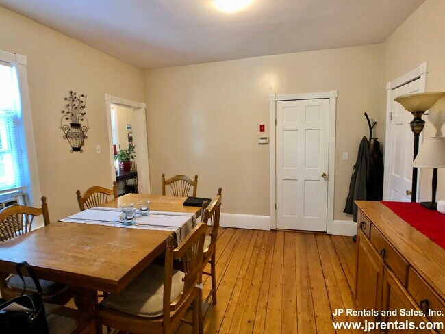 Building Photo - 235-237 Amory St